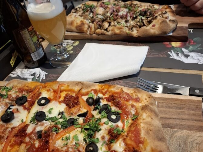 Restaurant MUSIC HALL Cafe à Forest, Belgique