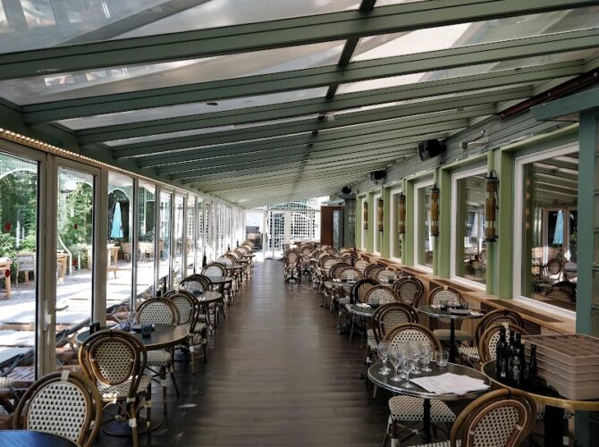 Restaurant New Chalet du Lac à Paris, France