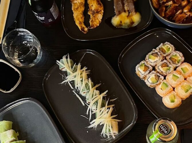 Restaurant Nooshi’s – Noodles & Sushis à Montereau-Fault-Yonne, France