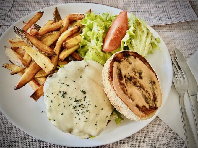 ONE WAY – Café Bar Restaurant à La Courneuve, France