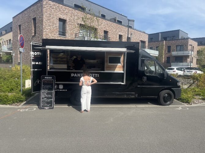 Restaurant Panzerotti Dell’olio à Viry-Châtillon, France