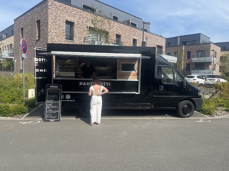 Restaurant Panzerotti Dell’olio à Viry-Châtillon, France