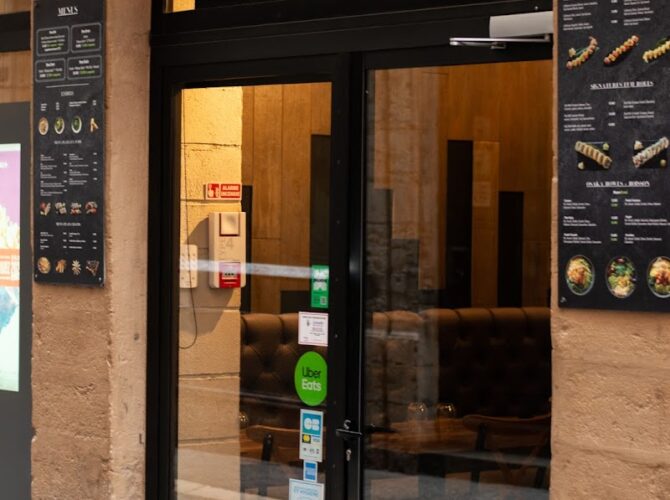 Petit Osaka Lyon 1er Opéra – Restaurant Japonais, Sushis, Poké Bowls à Hôtel de Ville à Lyon, France