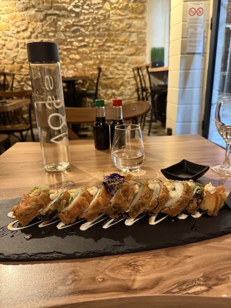 Petit Osaka Lyon 1er Opéra – Restaurant Japonais, Sushis, Poké Bowls à Hôtel de Ville à Lyon, France