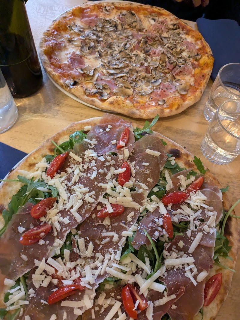 Restaurant Piacere pizza à Paris, France — photo 2