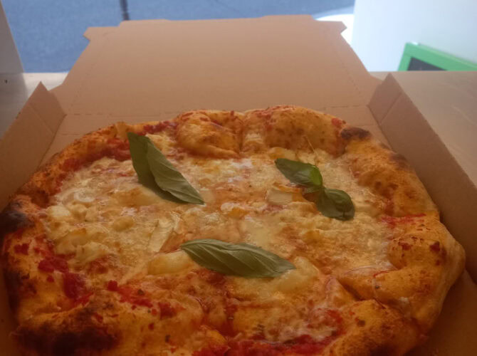 Restaurant Pizza artisanale au Marais, Paris 3 – 45 Rue de Turenne, Place des Vosges – Le Four du Marais, meilleure pizza de Paris. à Paris, France