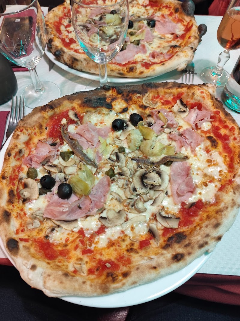 Restaurant Pizza Caravelle à Paris, France — photo 3