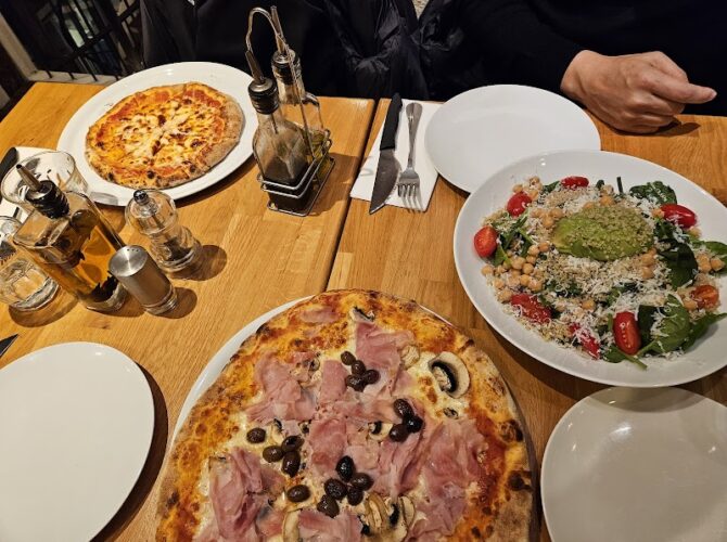 Restaurant Pizza e Mozza à Paris, France