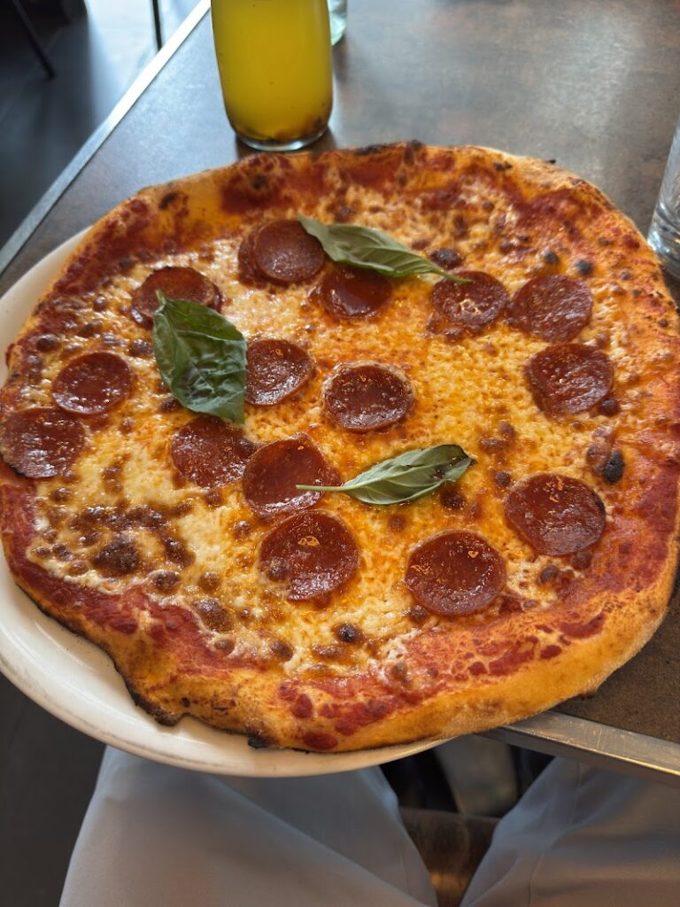 Restaurant Pizza Sant’Antonio à Paris, France — photo 1