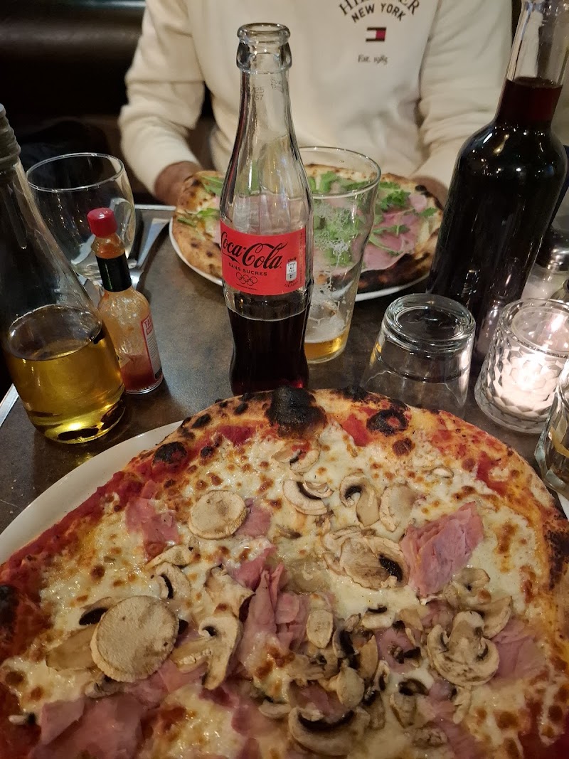 Restaurant Pizza Sant’Antonio à Paris, France — photo 2