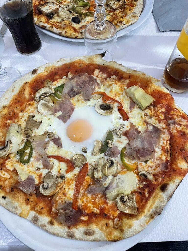 Restaurant Pizzeria SAINT MATHIEU à Pantin, France — photo 1