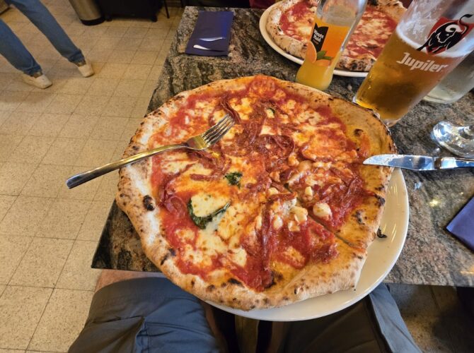 Restaurant Pizzeria Valenza 🇮🇹 à Bruxelles, Belgique