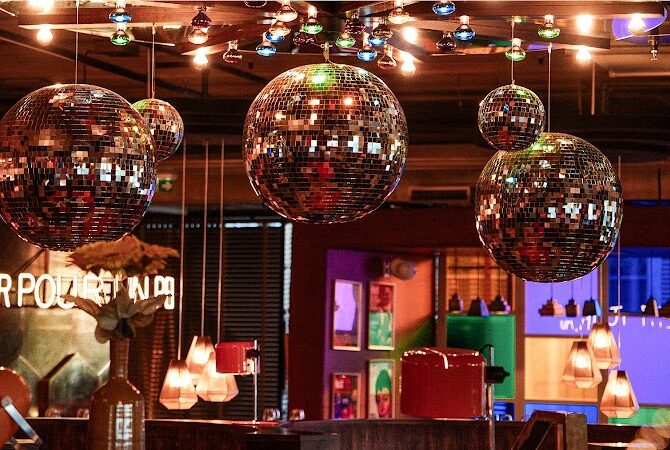 Restaurant Podium Bistrot Festif à Paris, France