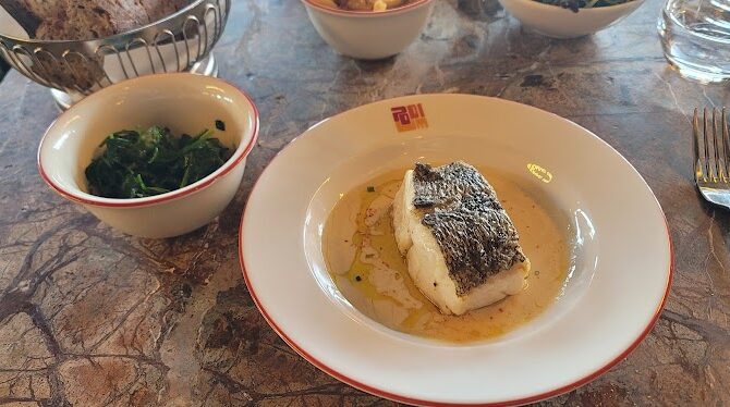 Restaurant Podium Bistrot Festif à Paris, France