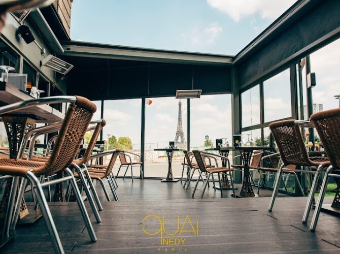 Quai Nedy Lounge Restaurant à Paris, France