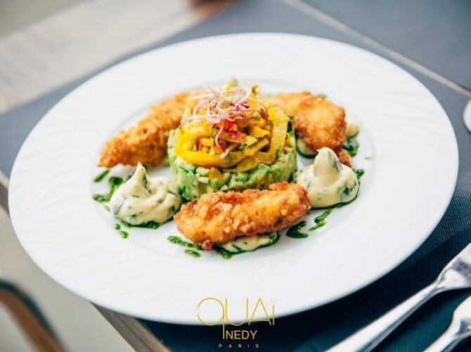 Quai Nedy Lounge Restaurant à Paris, France