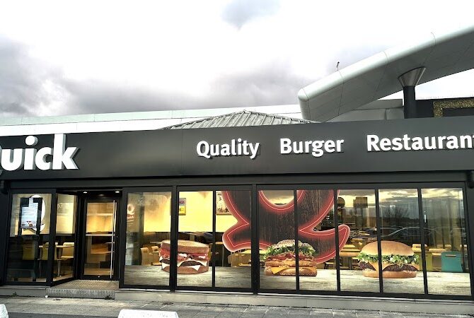 Restaurant Quick à Les Ulis, France