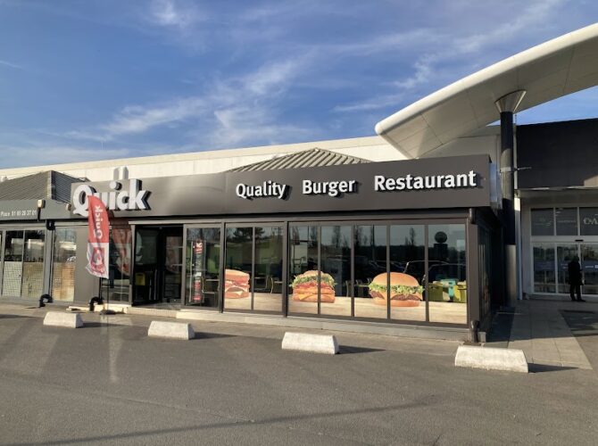 Restaurant Quick à Les Ulis, France