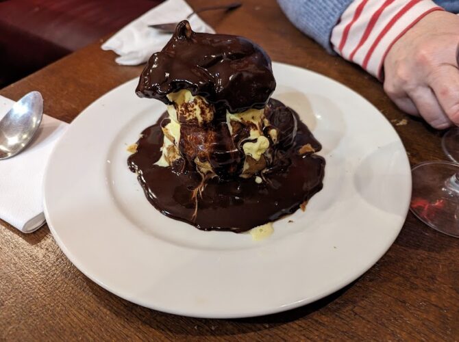 Restaurant 14 Juillet à Paris, France