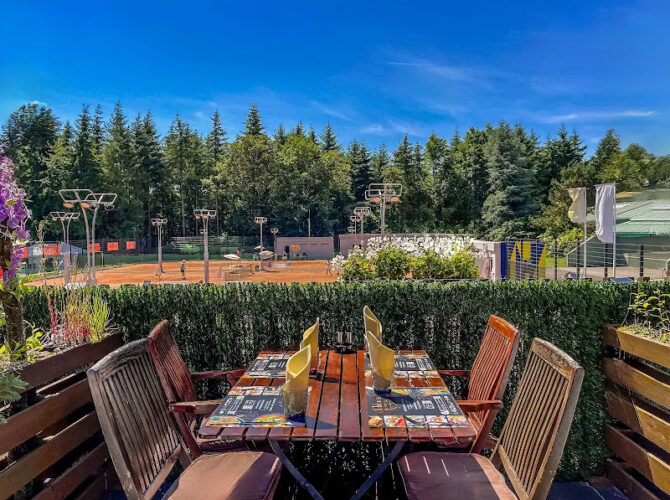 Restaurant Am Clubhaus op der Spora – Bridel à Luxembourg (Ville), Luxembourg