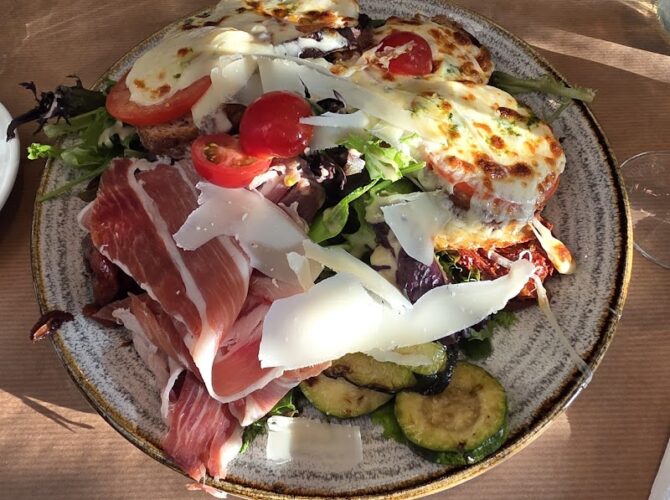 Restaurant BAROLO à Les Lilas, France