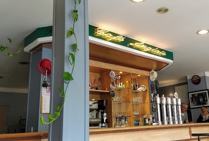 Restaurant d’Angleterre à La Courneuve, France