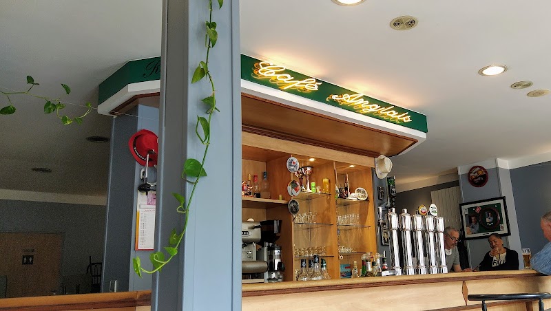 Restaurant d’Angleterre à La Courneuve, France