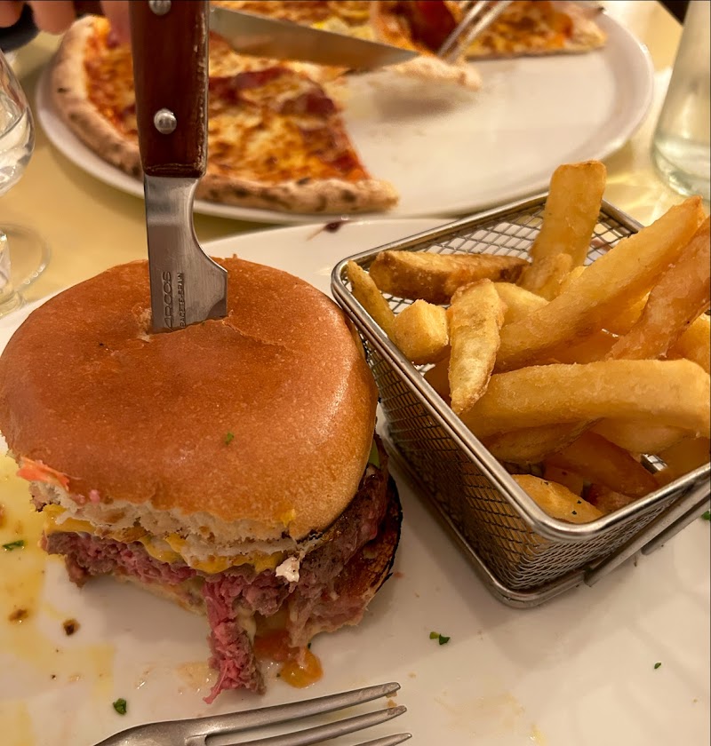 Restaurant L’Artiste à Paris, France — photo 2