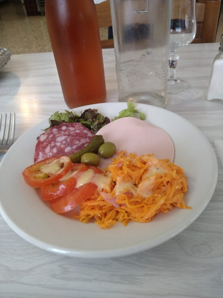 Restaurant Le Garrigou à Gigean, France — photo 1