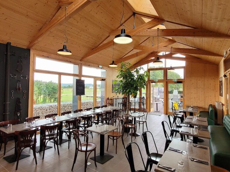 Restaurant Le Paddock à Saint-Étienne-du-Rouvray, France — photo 1