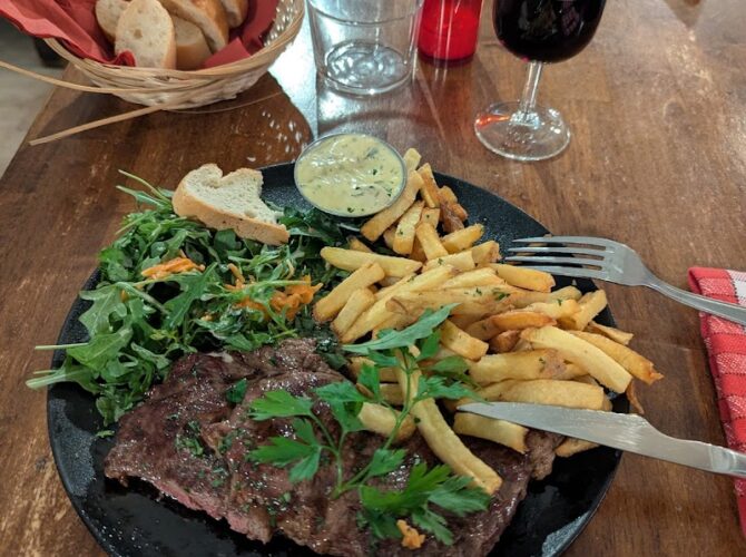 Restaurant Les Tontons à Paris, France