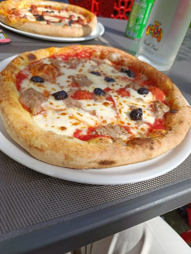 Restaurant pizzeria Pasta al forno pâtes
