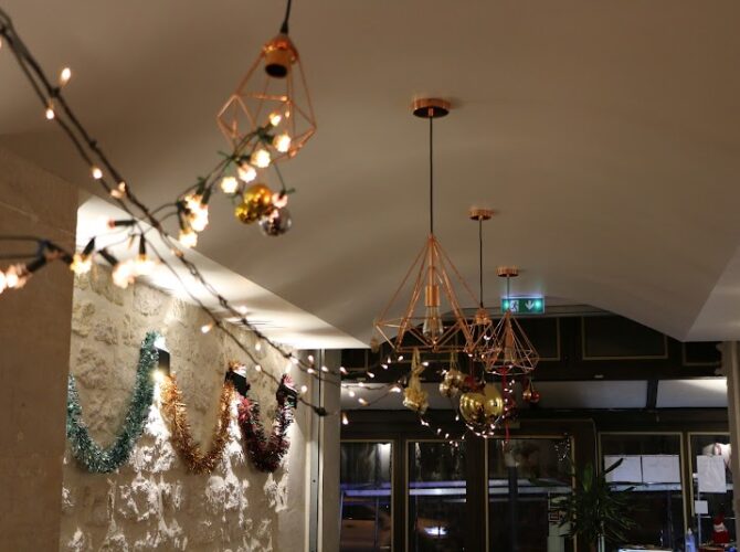 Restaurant Saint Cyrille à Paris, France