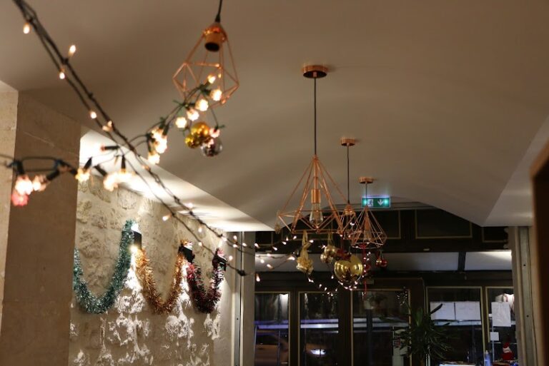 Restaurant Saint Cyrille à Paris, France — photo 1