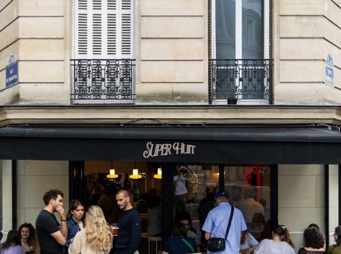 Restaurant Super Huit Paris 8 à Paris, France