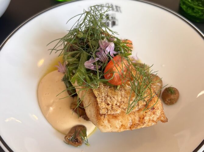 Restaurant Super Huit Paris 8 à Paris, France