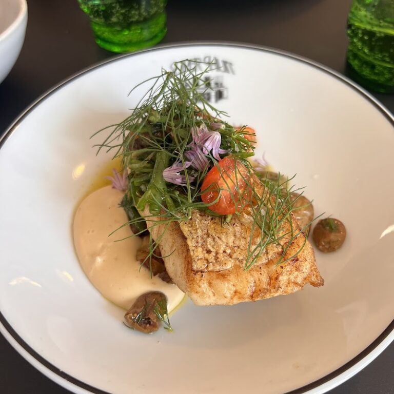 Restaurant Super Huit Paris 8 à Paris, France
