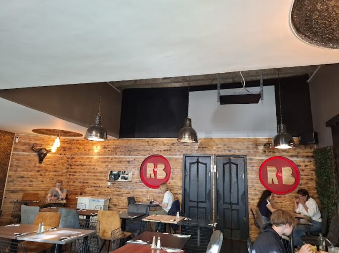 Restaurant Rnb Ribbs and Burgers Forest National à Forest, Belgique