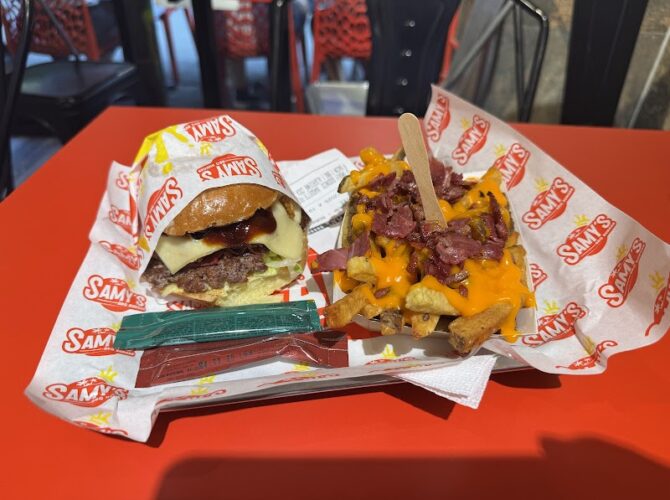 Restaurant SAMY’S BBQ BURGER 18 à Paris, France