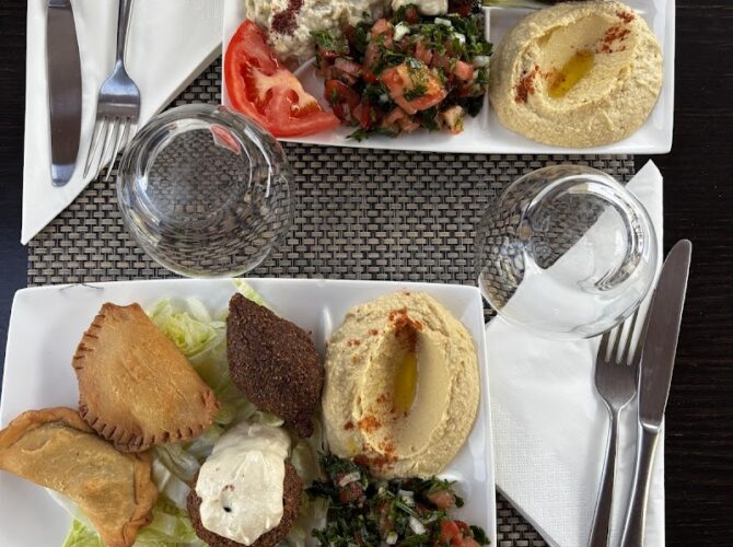 SIWAR Restaurant Libanais à Montereau-Fault-Yonne, France