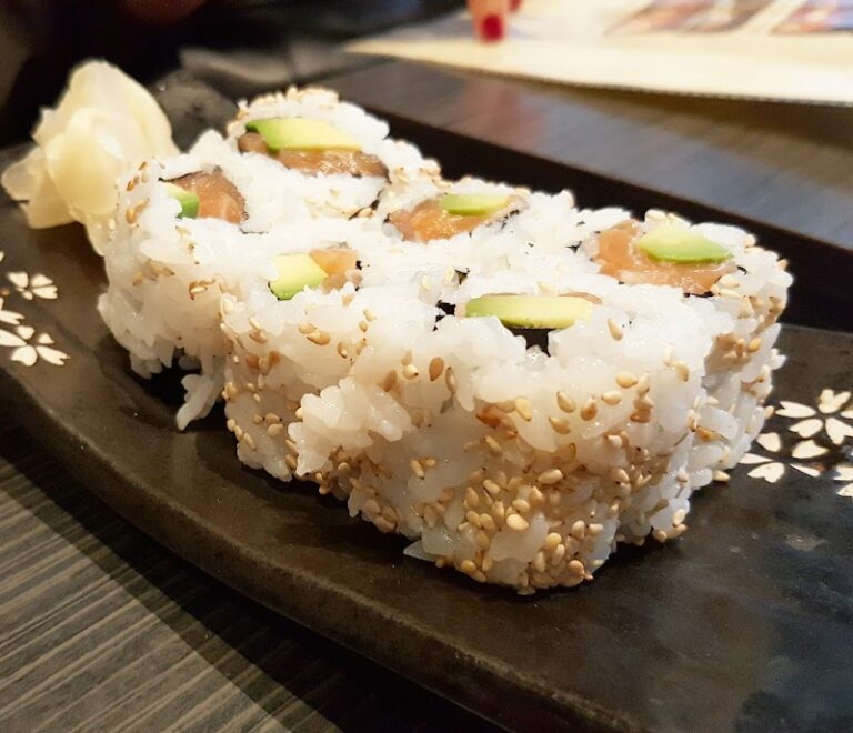 Restaurant Sushi Specialites Japonaises à Paris, France — photo 1
