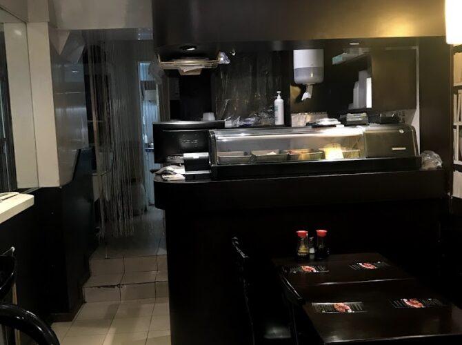 Restaurant Sushi Specialites Japonaises à Paris, France