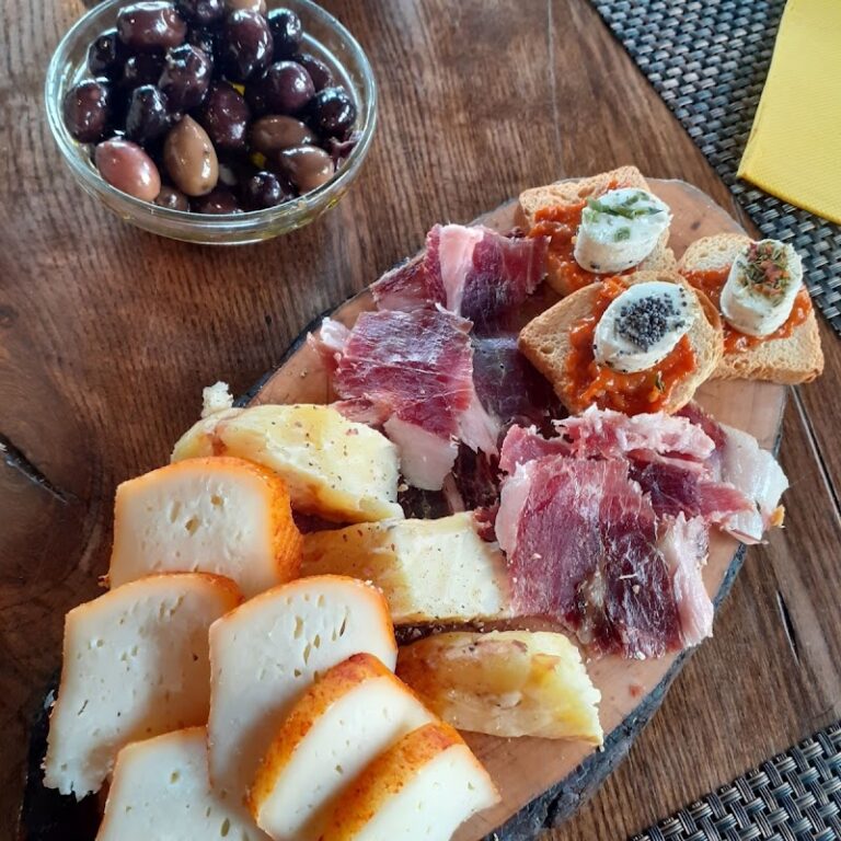 Restaurant Tapas Bar à Esch-sur-Alzette, Luxembourg — photo 1