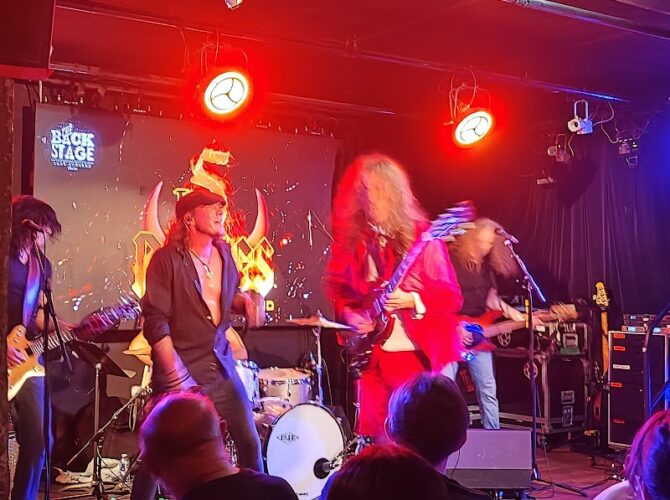 Restaurant The Backstage à Montrouge, France