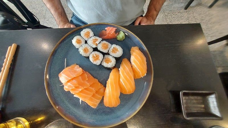 Restaurant Tokyo Sakanaya ( rue guy moquet ) à Paris, France — photo 2