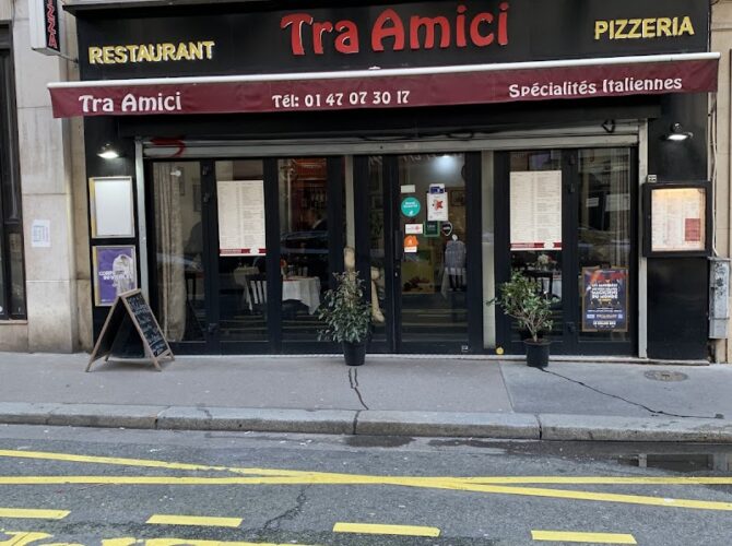 Restaurant Tra Amici à Paris, France