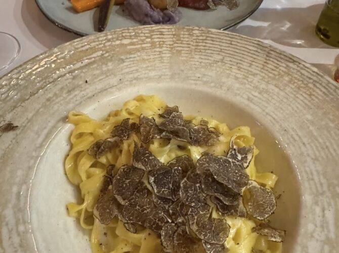 Restaurant Truffes Folies (rue du Berri) à Paris, France