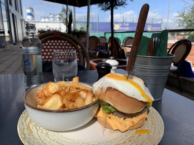 Restaurant VELVET grill & more à Hesperange, Luxembourg