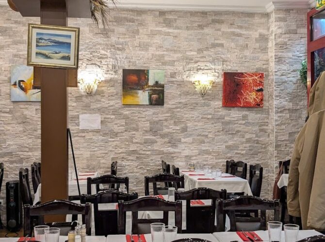 Restaurant Virgule à Paris, France