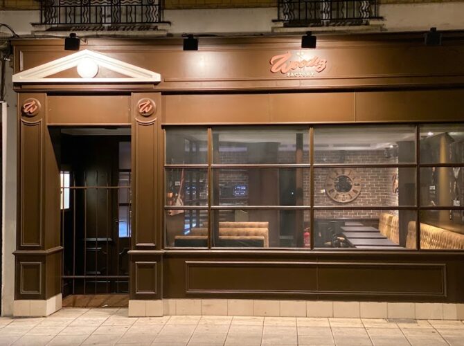 Restaurant Woodiz Viry-Chatillon à Viry-Châtillon, France